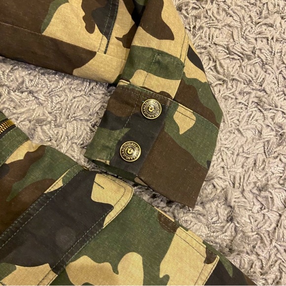 True Religion Jacket w/ Removable Hood (M/L) - Picture 7 of 9